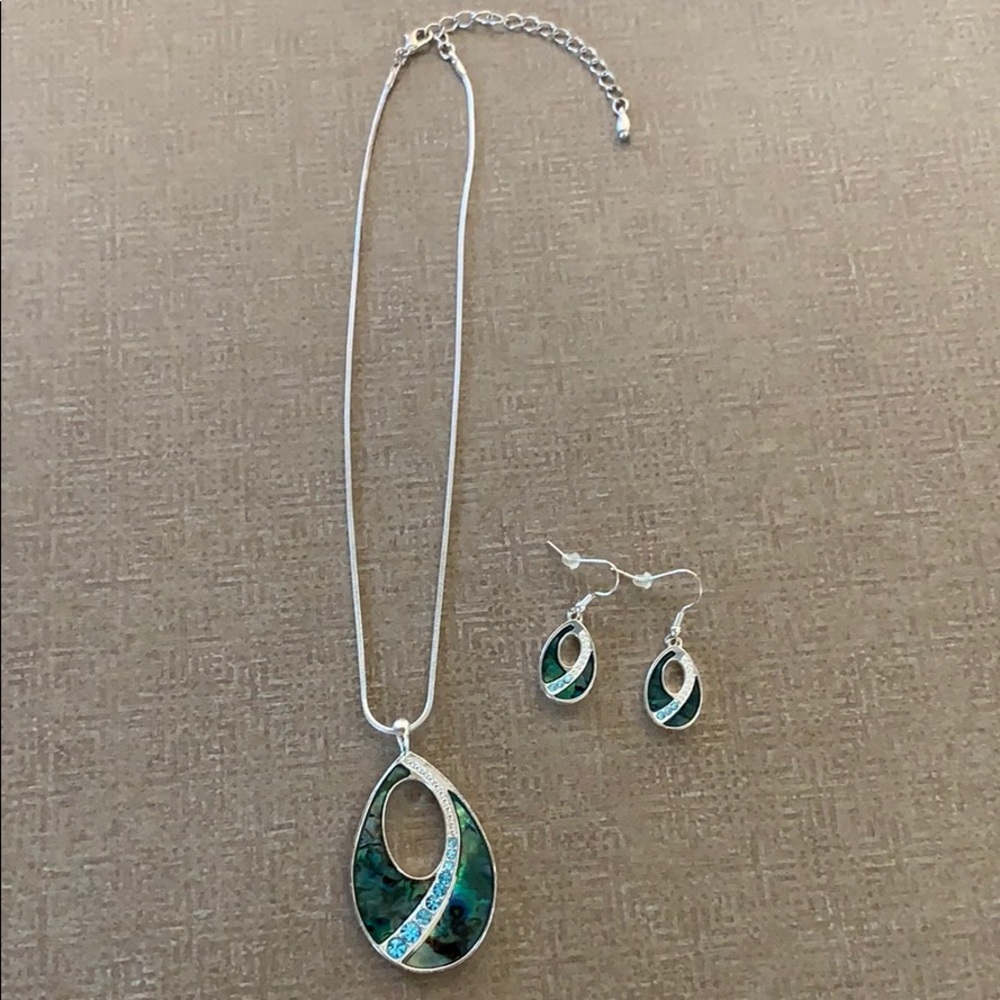 Necklace and earring combo
